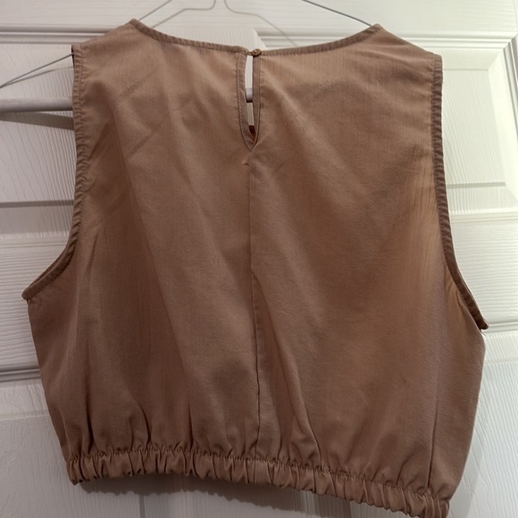 Tan L crop top set - Picture 3 of 4